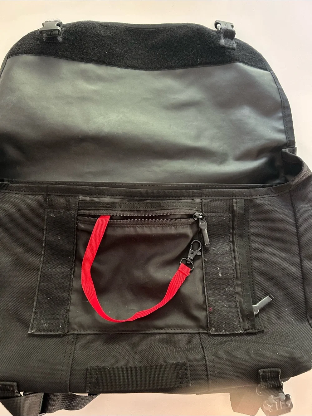 Timbuk2 Black Classic Messenger Bag with Adjustable Strap